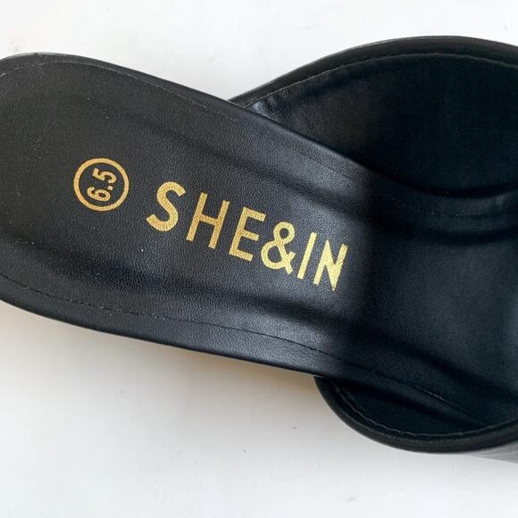 She & In Black Slip On Block Heel Sandal - Picture 2 of 8